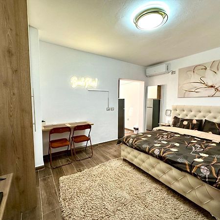 K&T Boulevard Studio Saranda Exterior foto