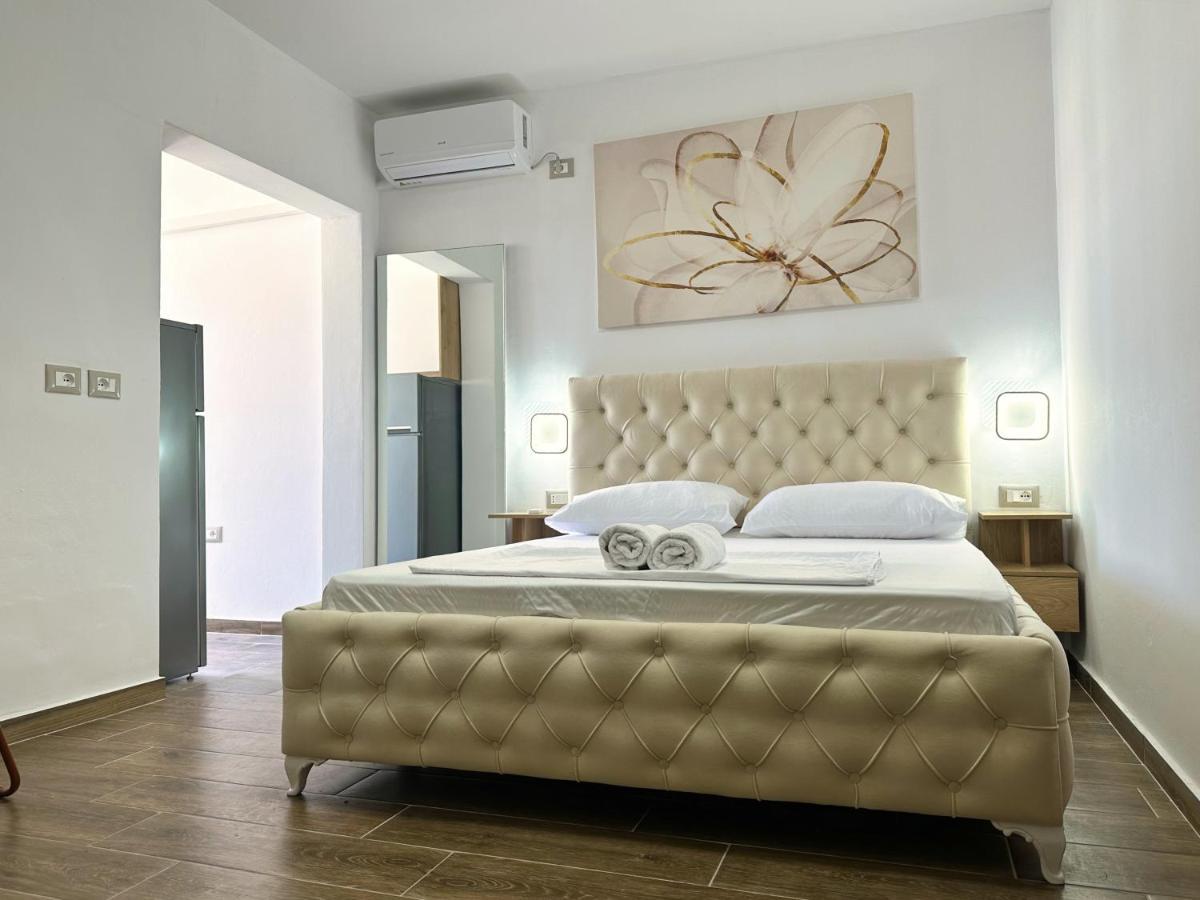 K&T Boulevard Studio Saranda Exterior foto